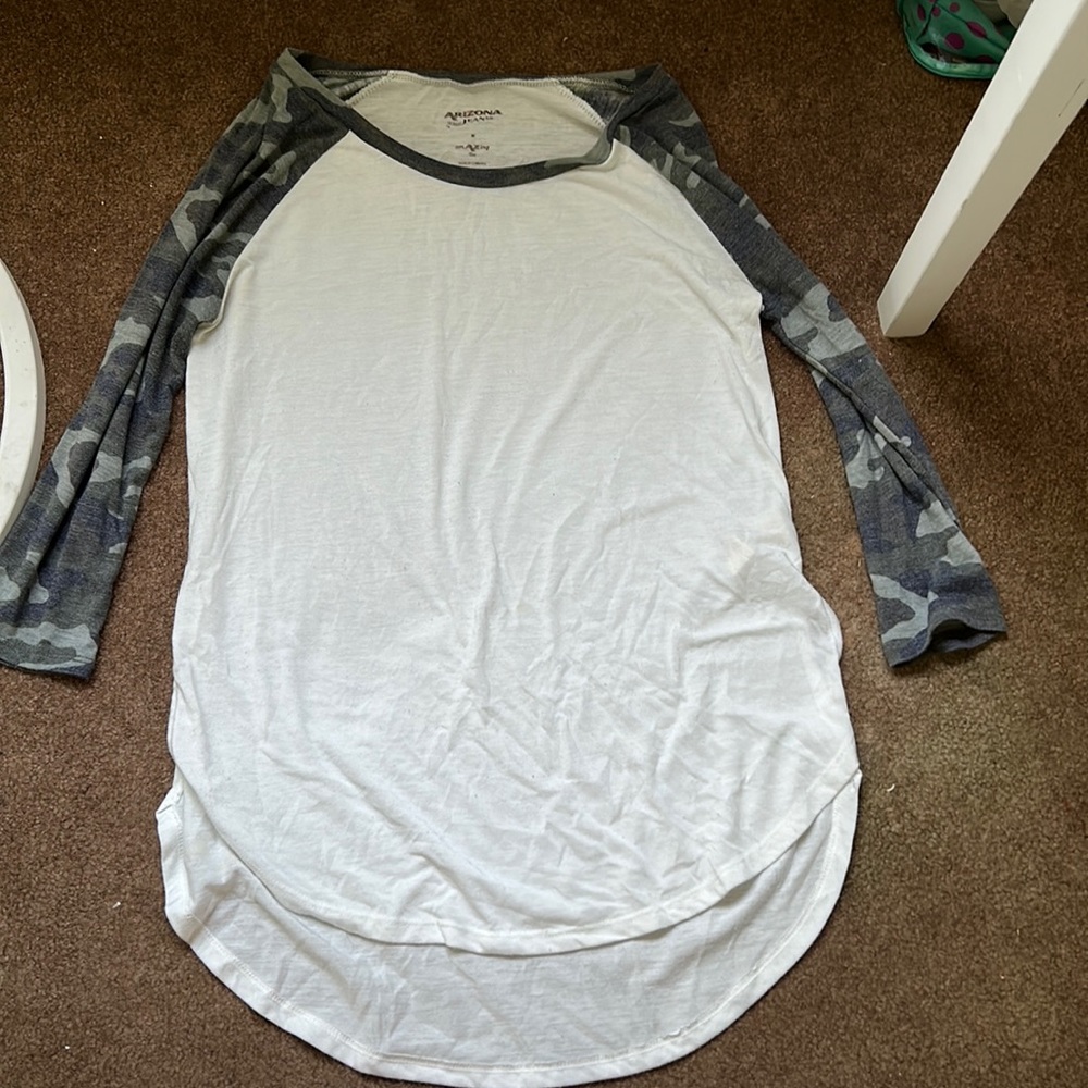 White tee with camouflage half-sleeves